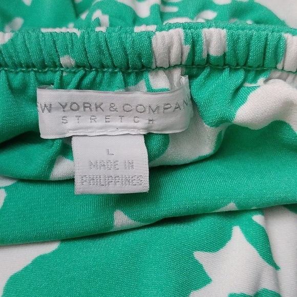 NY &Co. Green and White Floral Maxi Dress/Large. - Picture 3 of 4